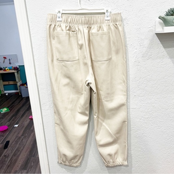 Avec Les Filles Pants Women's Large Ivory Faux Leather Ankle zip Joggers - Picture 2 of 8